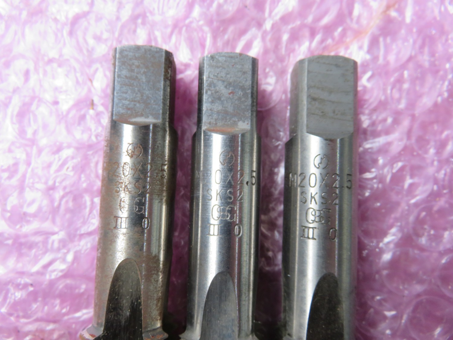 中古タップ 【ハンドタップ】M20x2.5,M16x2 オーエスジー