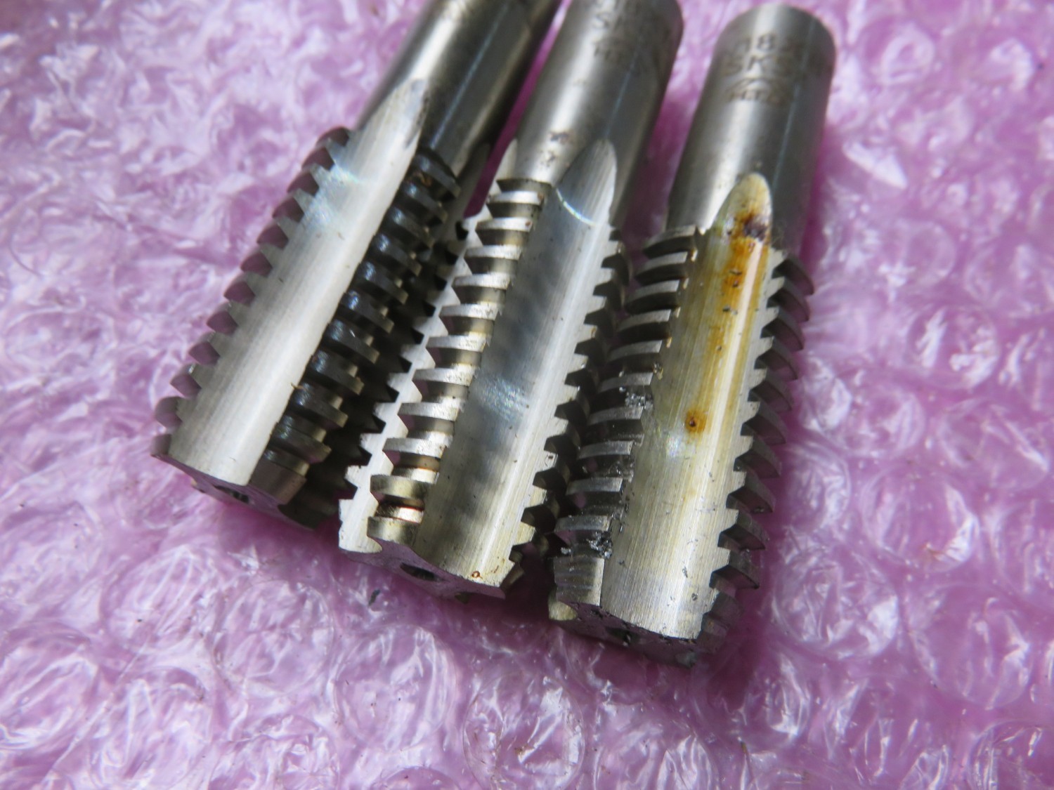 中古タップ 【ハンドタップ】M16x2,18x8,M18x1 様々なメーカーやサイズがあります。