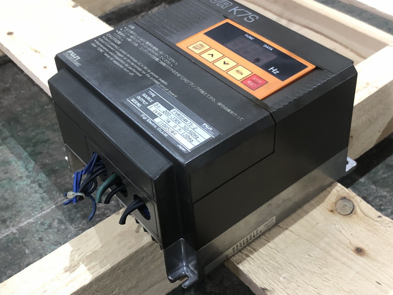 中古お買い得品・1山販売等 【インバーター】FVR004K7S-2 富士電機 FUJI ELECTIC