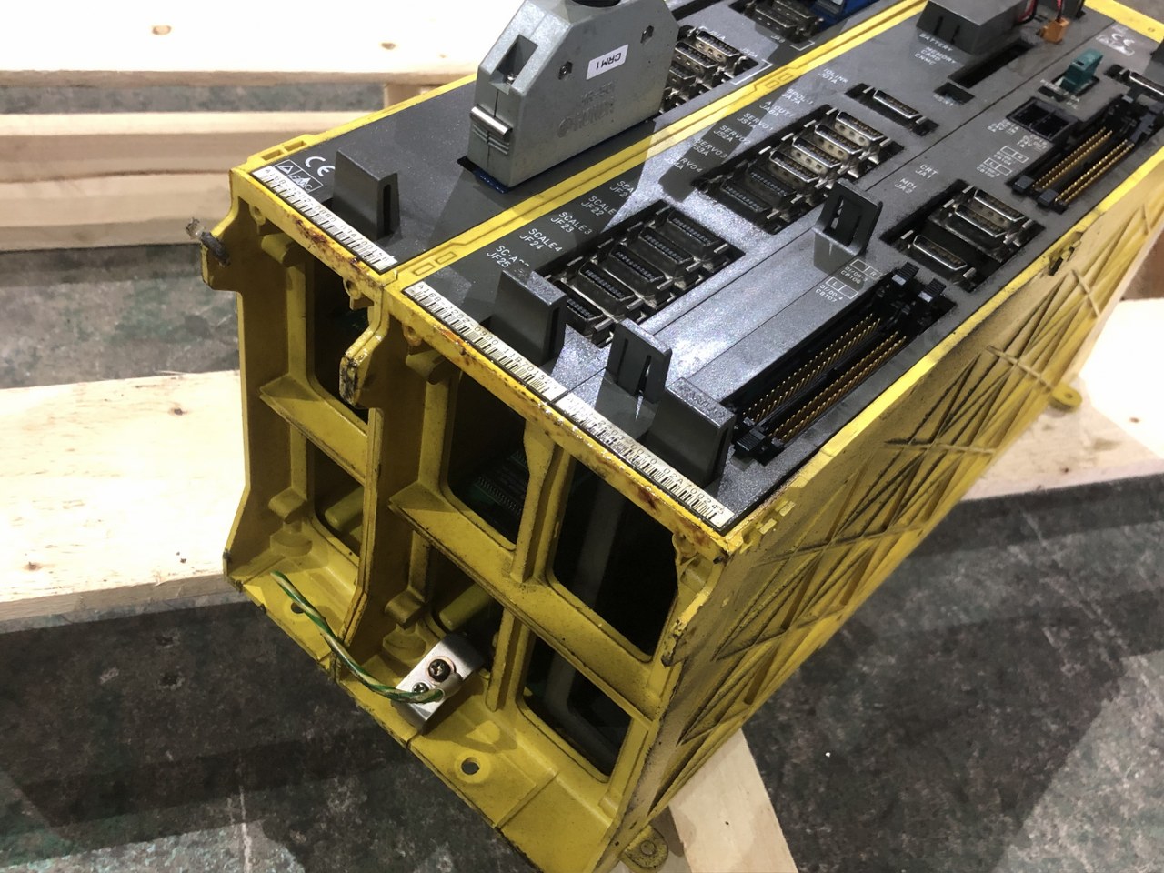 中古お買い得品・1山販売等 【サーボアンプ】A02B-0218-B505 ファナック/FANUC