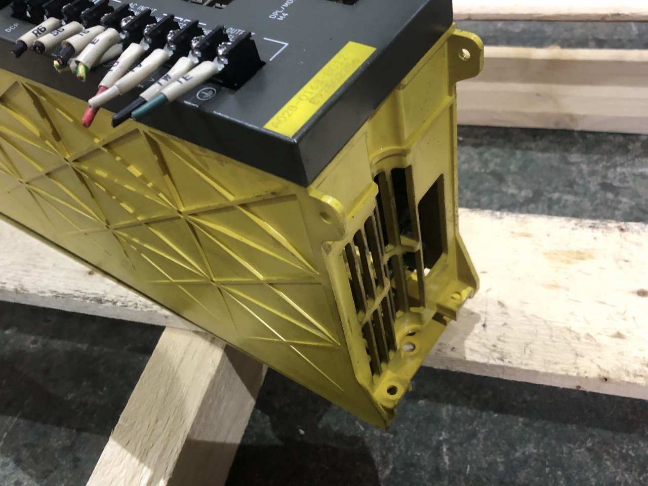 中古お買い得品・1山販売等 【サーボアンプ】A02B-0168-B012 ファナック/FANUC