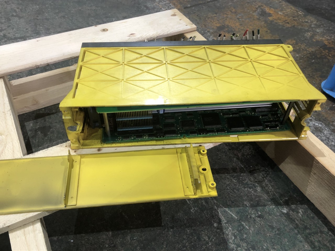 中古お買い得品・1山販売等 【サーボアンプ】A02B-0168-B012 ファナック/FANUC