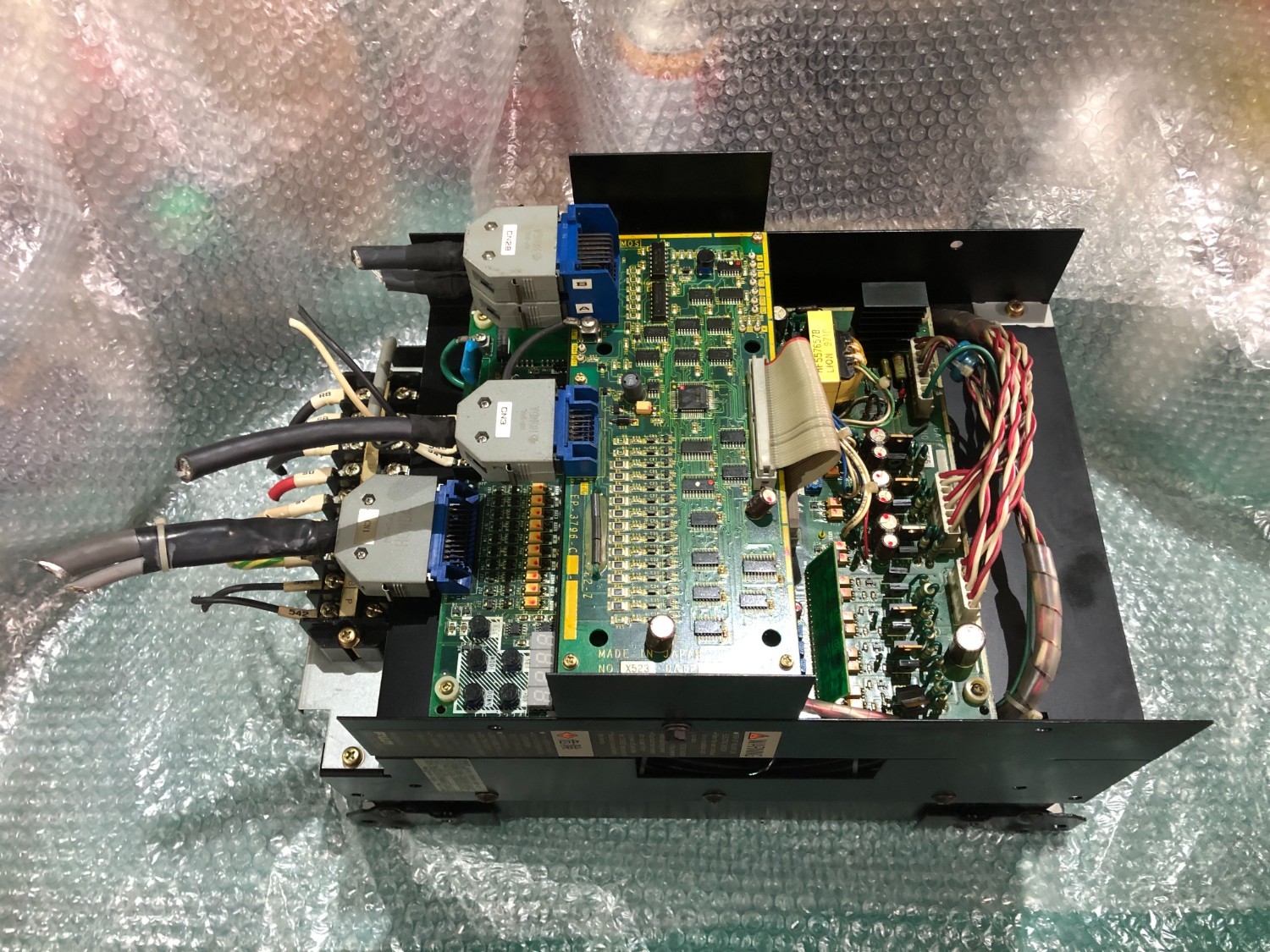 中古その他 【サーボドライブ】FRN011M3-21 富士電機/ FUJI ELECTIC