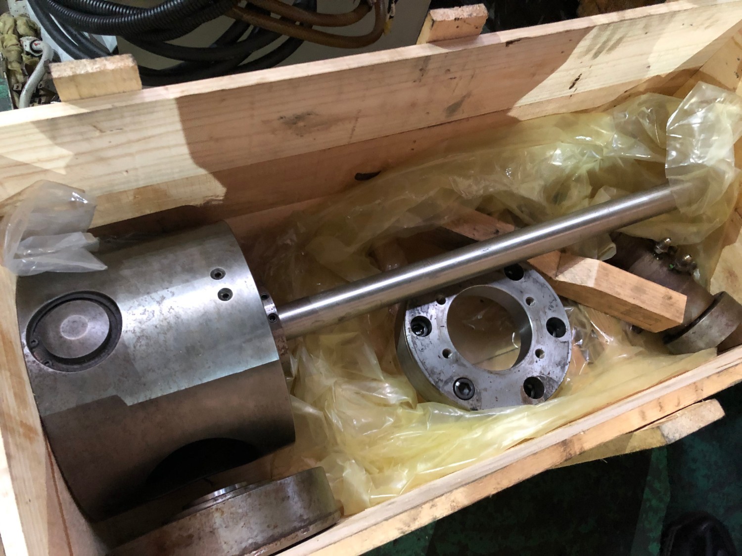 中古インデペンデントチャック 【4爪チャック】φ約300mm 不明