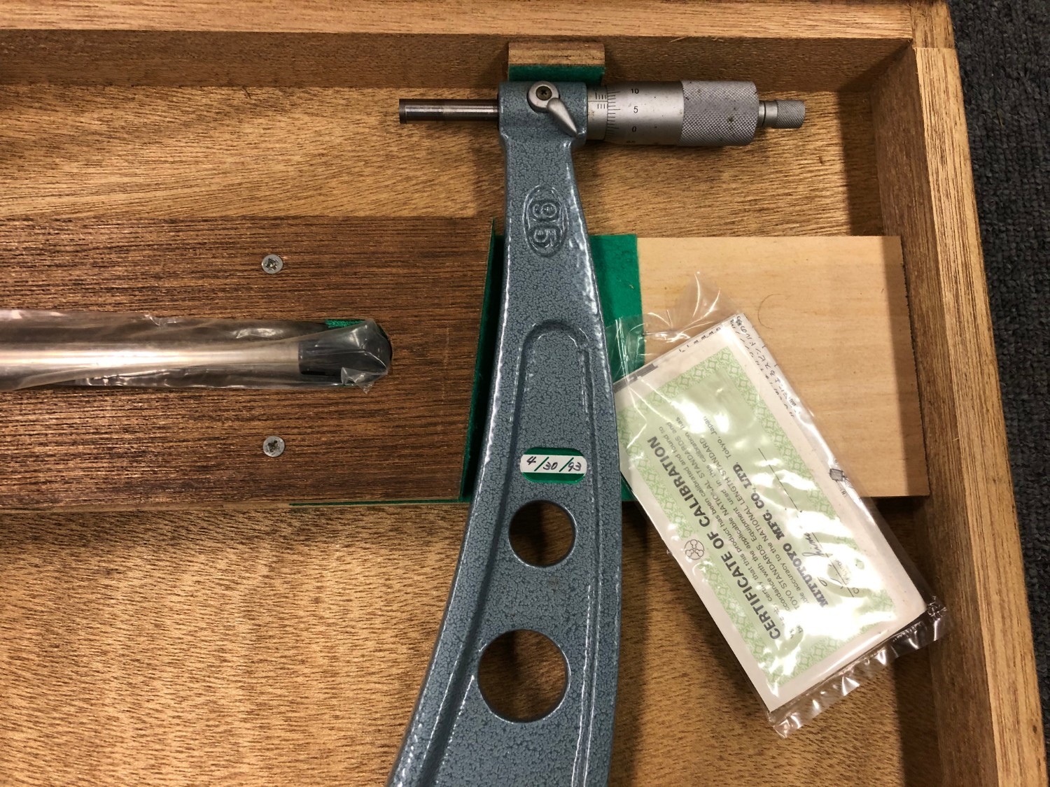 中古Outside micrometer 【マイクロメータ】不明 MITUTOYO