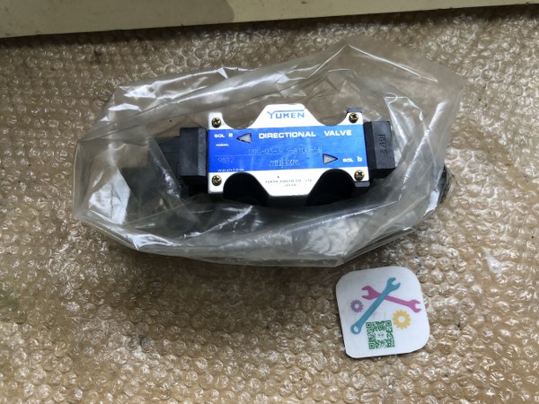 中古お買い得品・1山販売等 【方向弁】DSG-03-3C3-A100-50 油研工業/YUKEN KOGYO