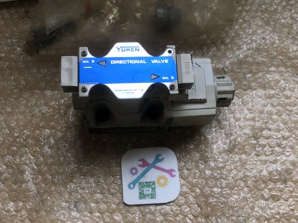 中古お買い得品・1山販売等 【方向弁】DSG-03-2B2-A100-50 油研工業/YUKEN KOGYO