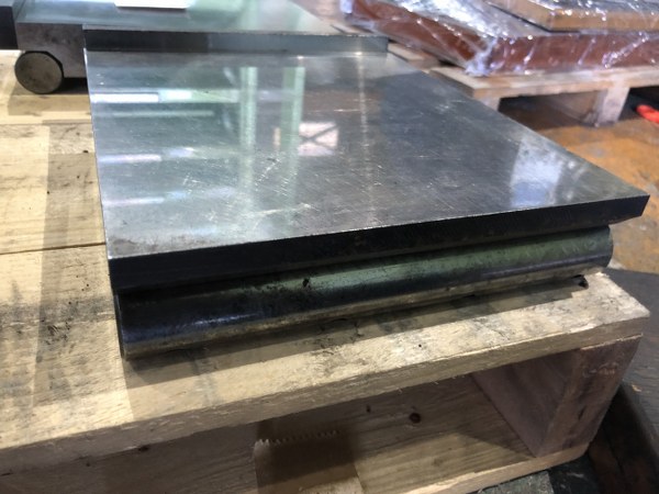 中古その他測定工具・基準器・試験機 【サインテーブル】本体サイズ240ｘ200ｘ48 不明