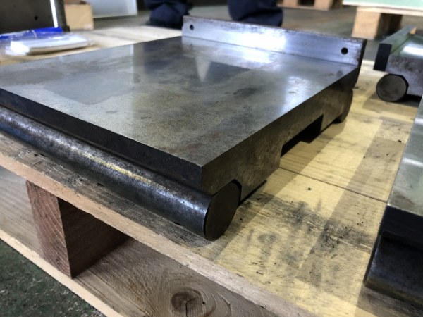 中古その他測定工具・基準器・試験機 【サインテーブル】本体サイズ240ｘ200ｘ48 不明
