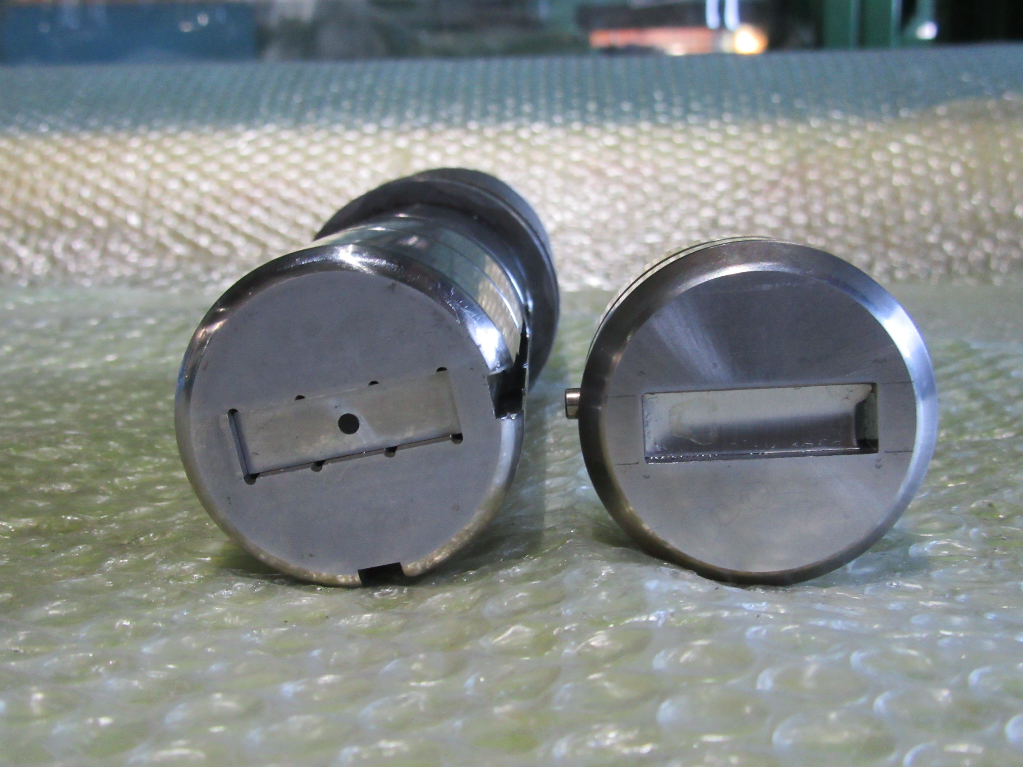 中古Tools 【タレパン金型（ロング/セット）】パンチ9.0*30.0　ダイ9.2*30.20 AMADA