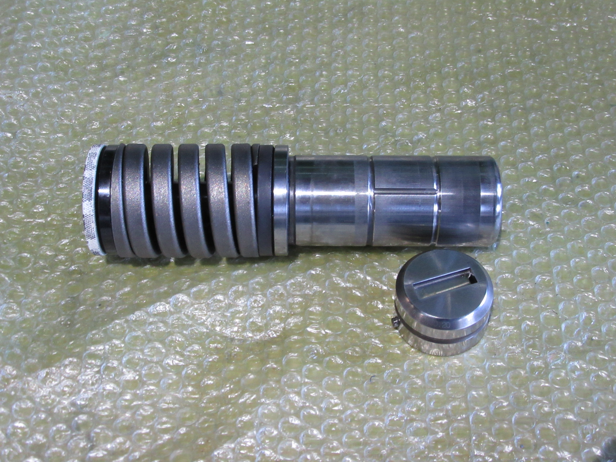 中古Tools 【タレパン金型（ロング/セット）】パンチ9.0*30.0　ダイ9.2*30.20 AMADA