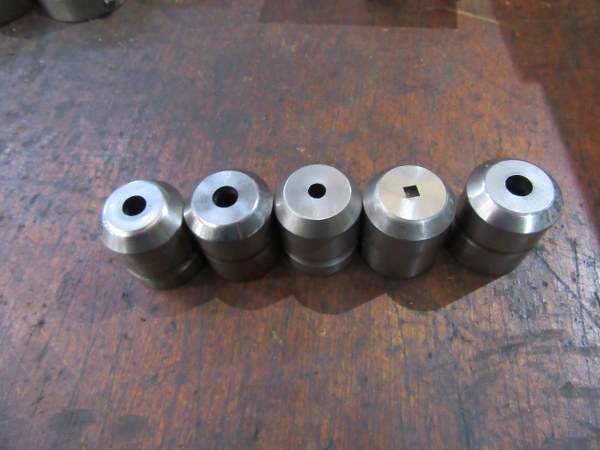 中古ダイ 【タレパン金型（ダイ）3個】7.40ｘ10.40/6.00ｘ8.20/4.50ｘ6.30　 アマダ/AMADA