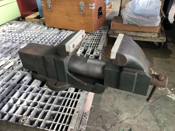 中古バイス [バイス]口幅150ｍｍ ナベヤ/NABEYA