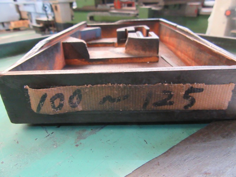 中古Outside micrometer [外側マイクロメーター]測定範囲：100～125 Unknown