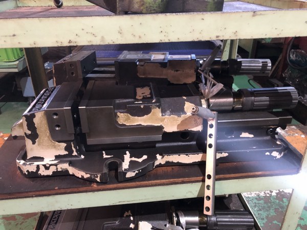 中古Hydraulic vise [油圧バイス]口幅150mm 津田駒/TSUDAKOMA