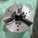 松本機械工業 3爪チャック M-9 9009 φ220 / MATSUMOTO MACHINE (MMK) 3-Jaw Chuck M-9 9009 φ220
