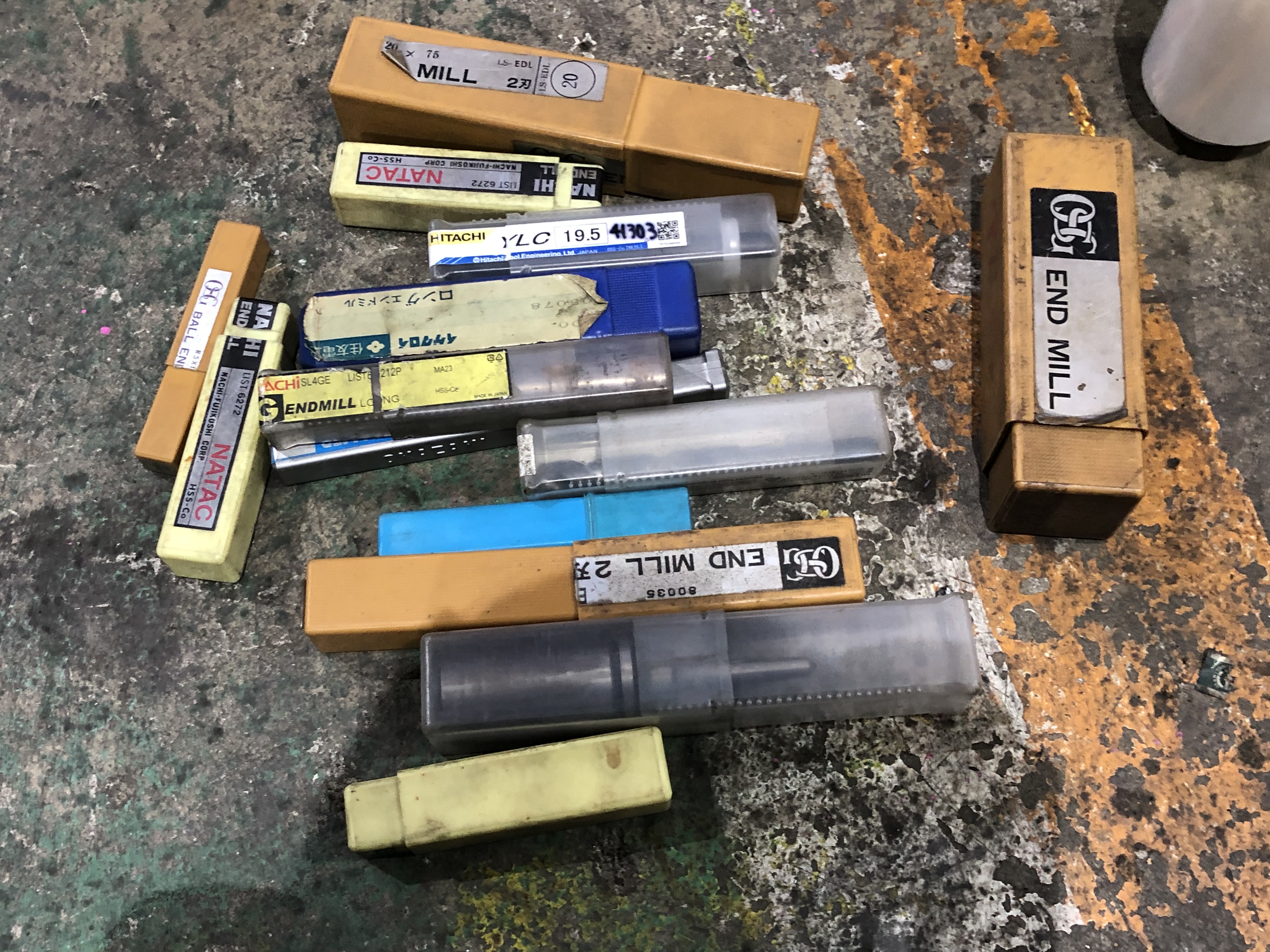 切削工具1山 / Cutting Tools Assorted TJ230903