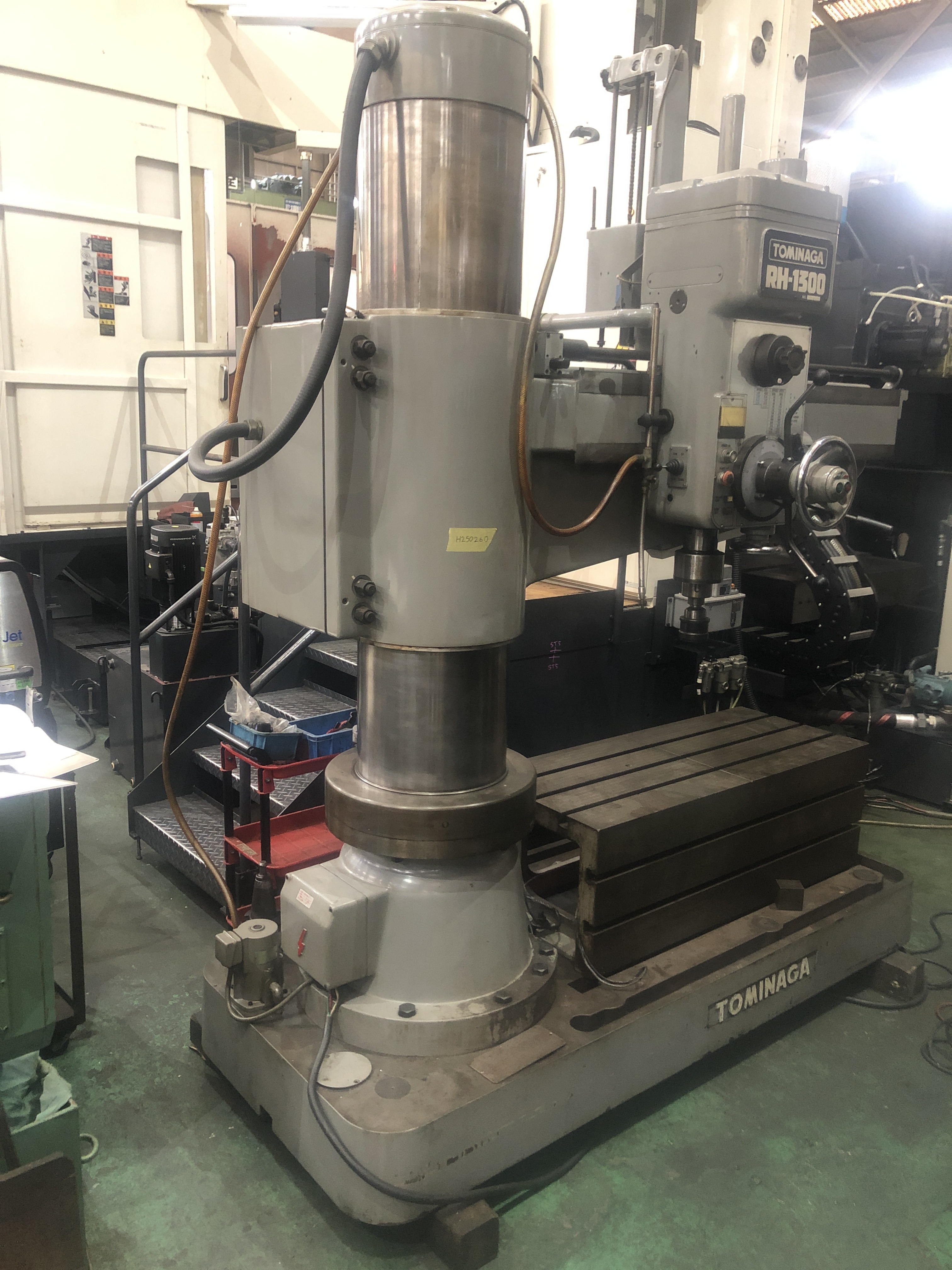 Tominaga /Radial Drilling Machine/ RH1300 /1989