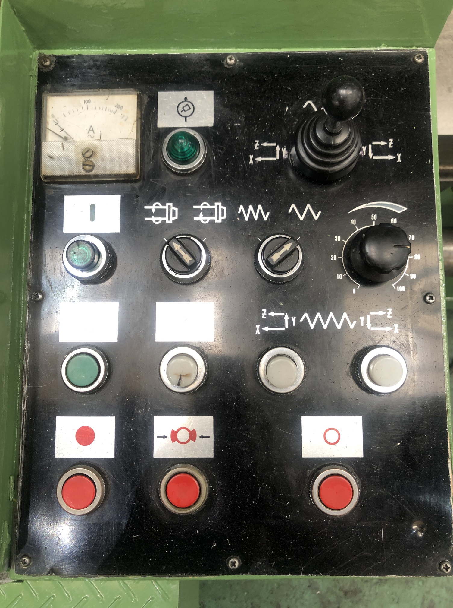 Tsuda Seisakusho / Tsuda Seiki Face Lathe TBL-2000 Control Panel
