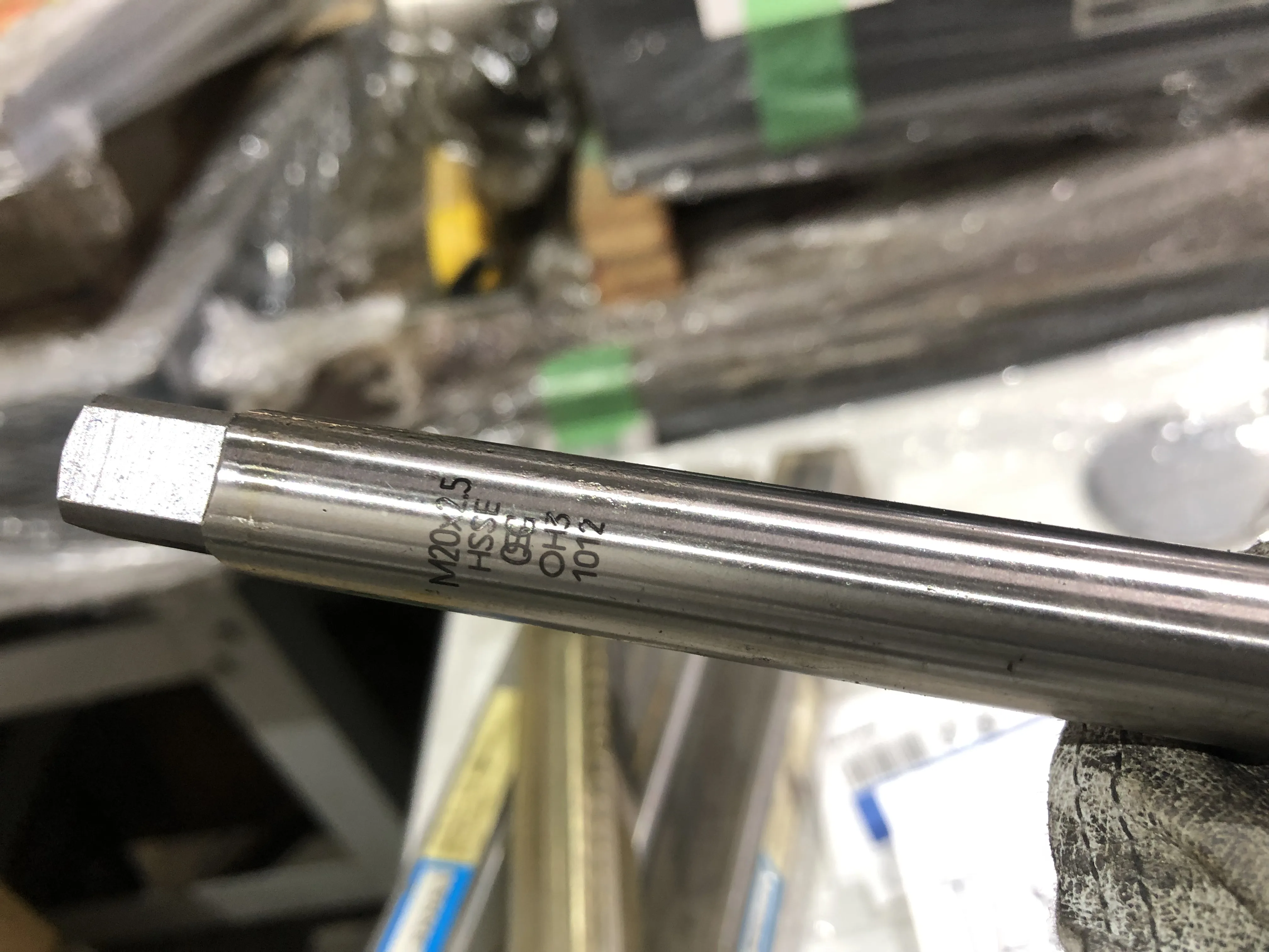 OSG/オーエスジー エンドミル M20x2.5 / OSG Spiral Taps M20x2.5 TL230052