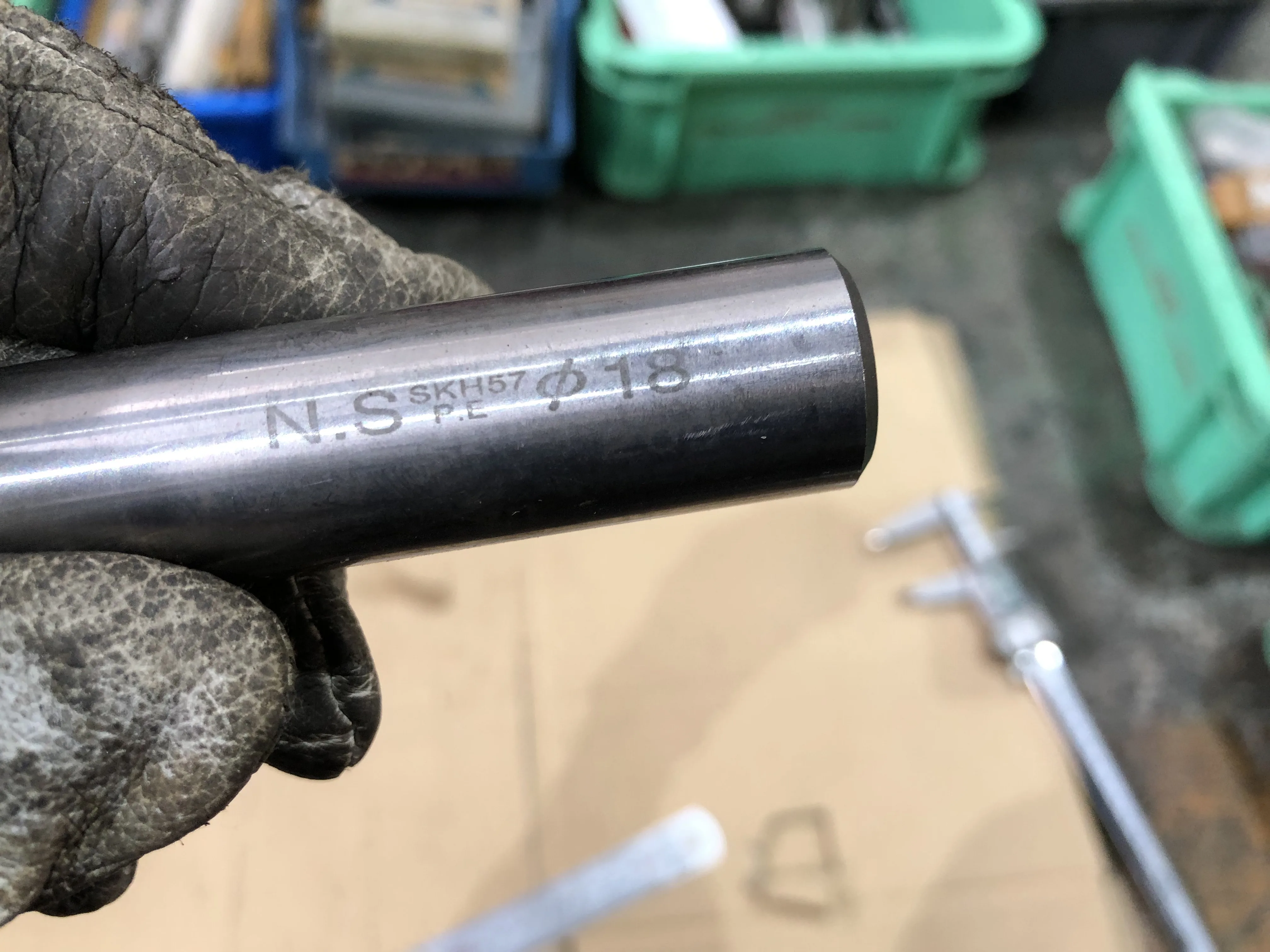 日進工具 NS エンドミル SKH57 φ18 / NS TOOL 3-Flute Square End Mill SKH57 φ18 TR230384