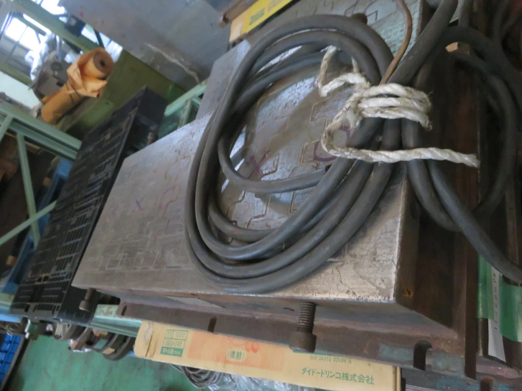 フジ磁工 マグネットチャック SFA250x600T2 / FUJI JIKOH Electromagnetic Chuck SFA250x600T2