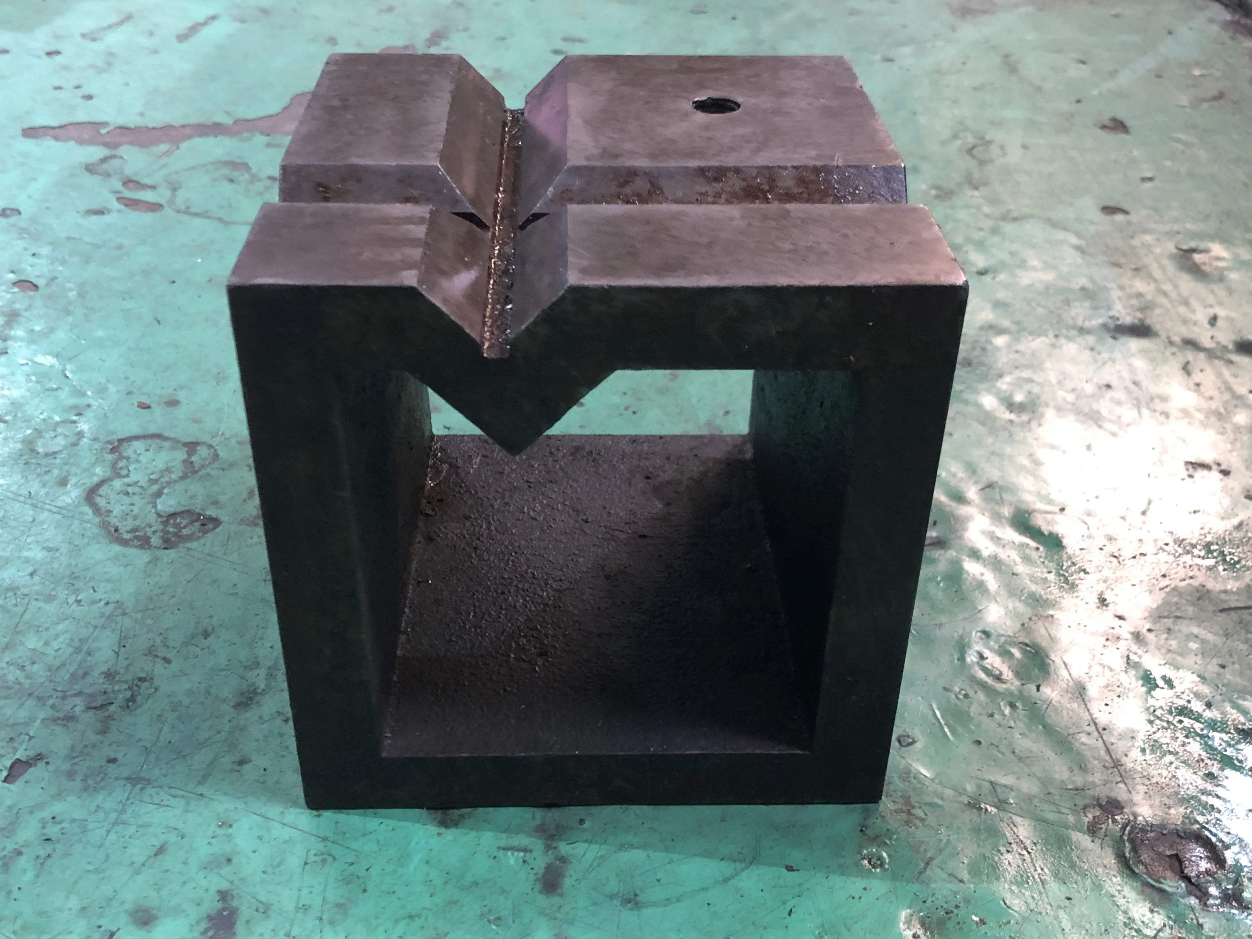V溝付桝型ブロック 125x125mm / V-grooved square block 125x125mm T2200023