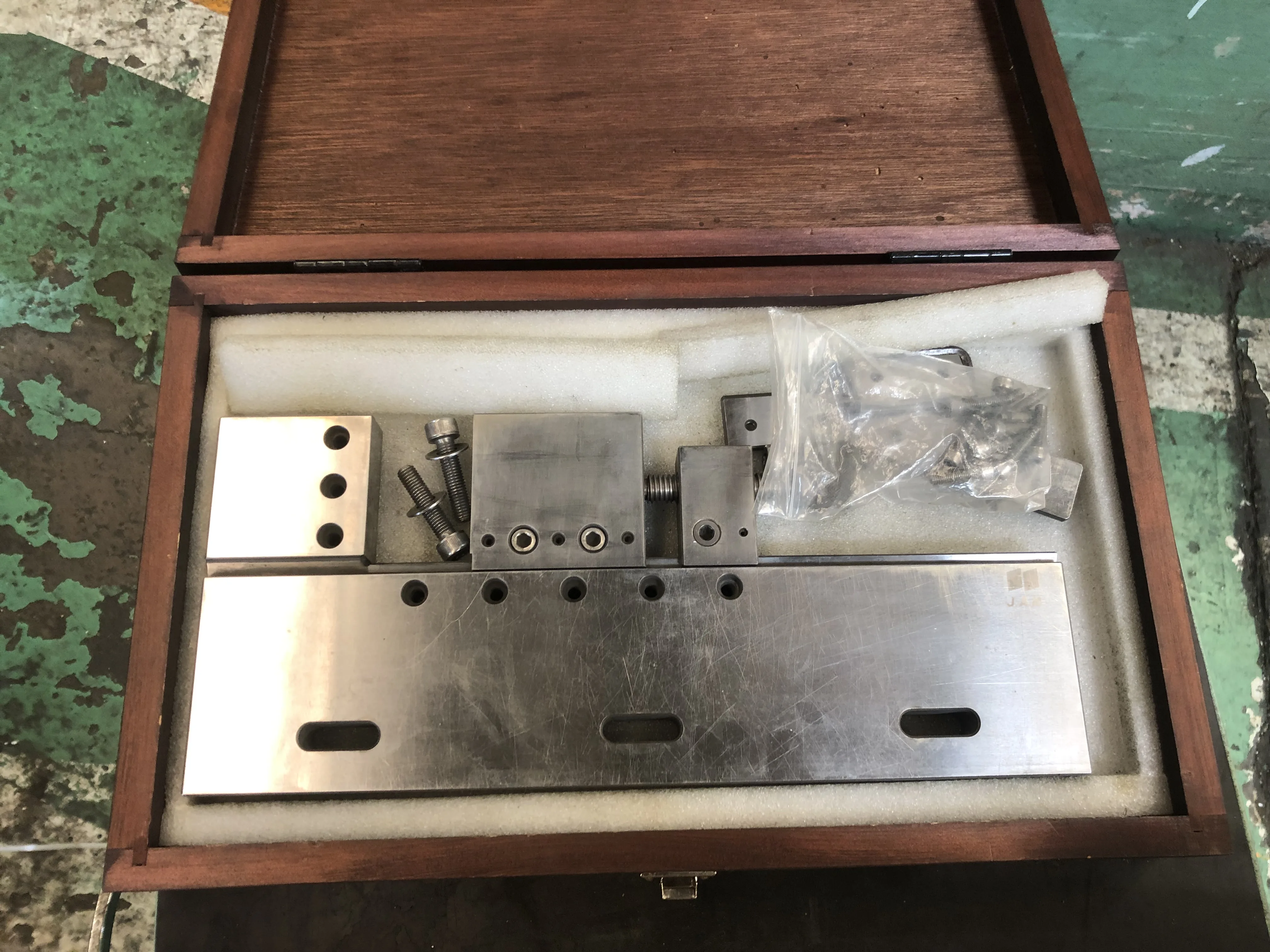 日本オートマチック JAM 調整機能付ワイヤーカットバイス JWS937(OHH009) / JAPAN AUTOMATIC MACHINE Wire-Cut EDM Vise with Fine Adjustment JWS937(OHH009) T2200069