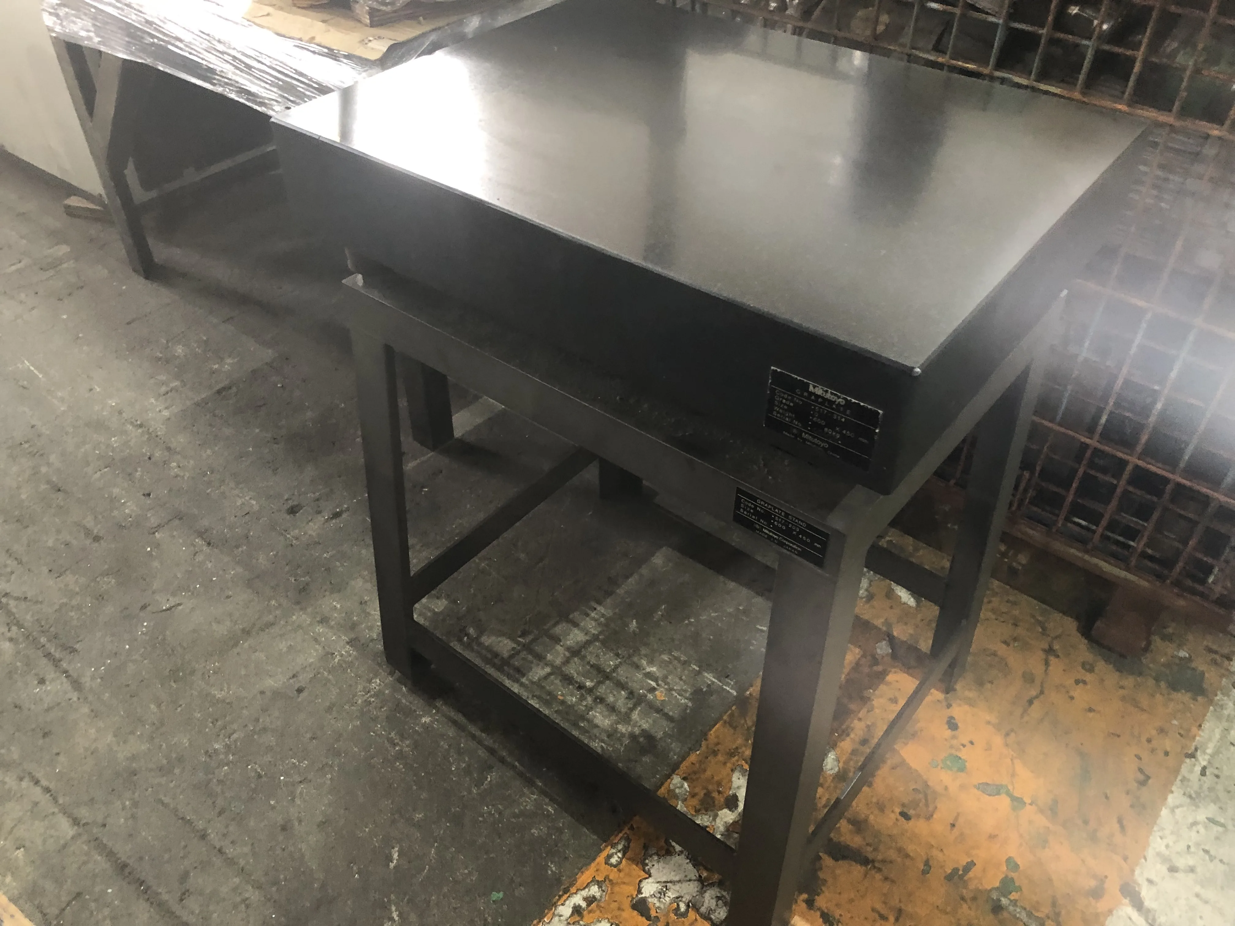 ミツトヨ/三豊製作所 石定盤 CODE517-314(台付) / MITUTOYO Granite Surface Plate CODE517-314(台付) T2200109