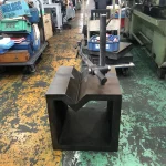 V溝付桝型ブロック / V-grooved square block T2200215