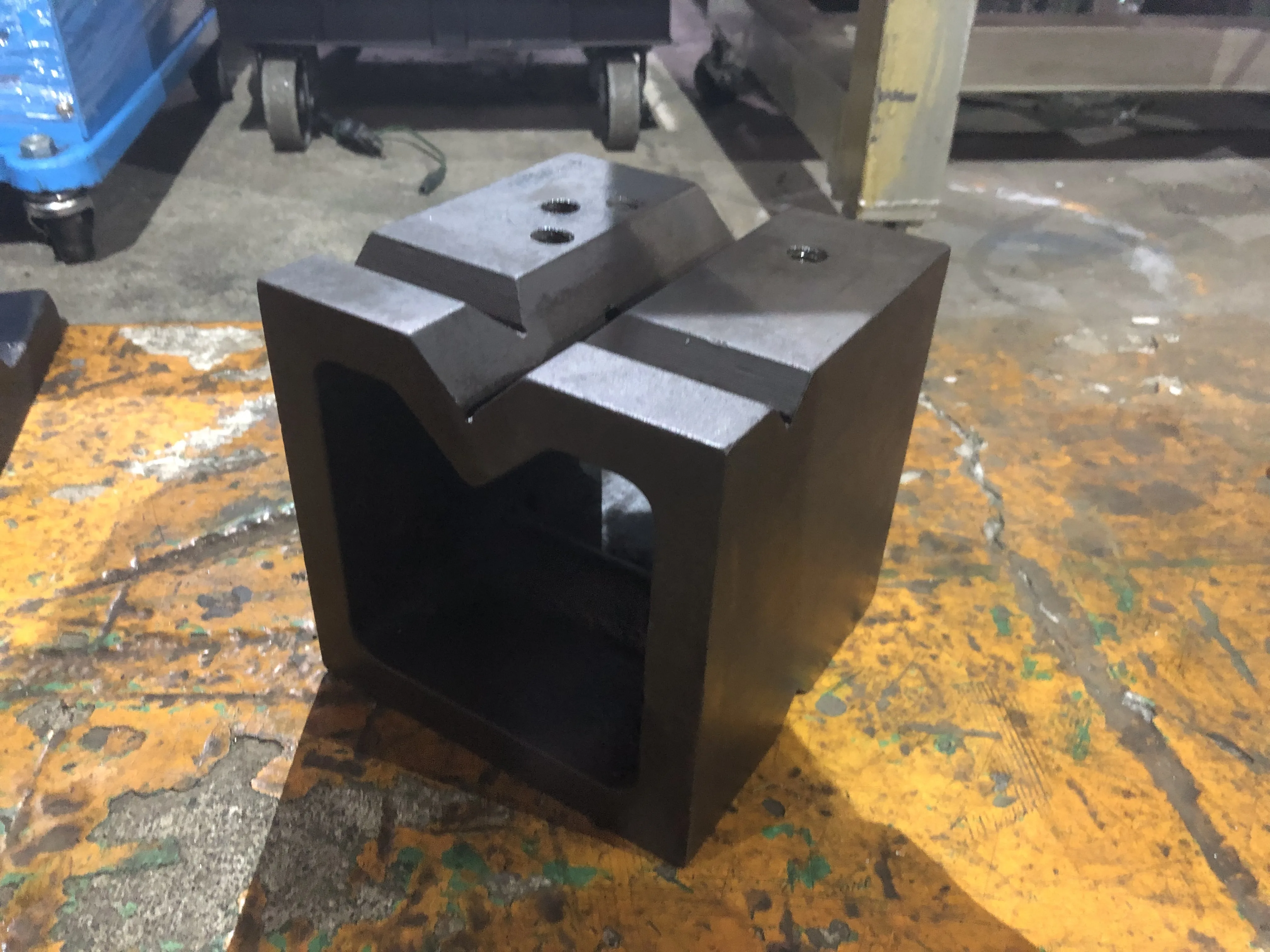 V溝付桝型ブロック 150X150X150mm / V-grooved square block 150X150X150mm T2200220