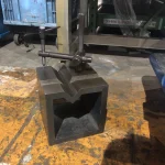 V溝付桝型ブロック 150ｘ150ｘ150ｍｍ（Ｖ39/25） / V-grooved square block 150ｘ150ｘ150ｍｍ（Ｖ39/25） T2200221
