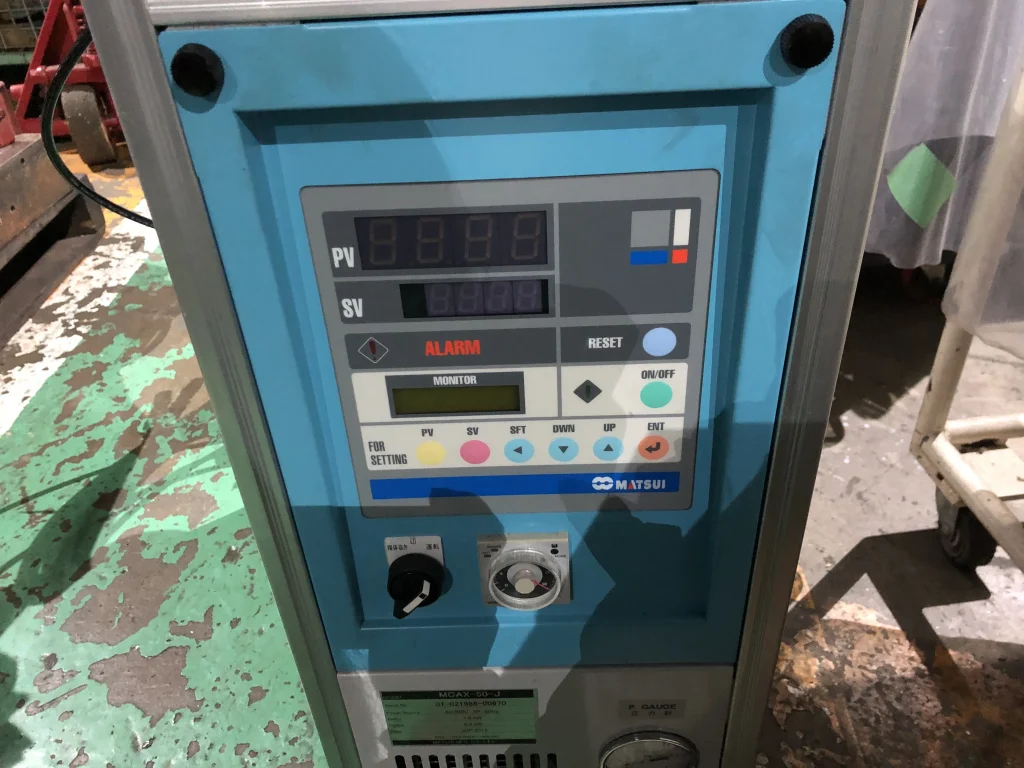 松井製作所 温度調節機 MCAX-50-J***ジャンク品*** / MATSUI MFG Mold Temperature Controller MCAX-50-J***ジャンク品*** T2300012