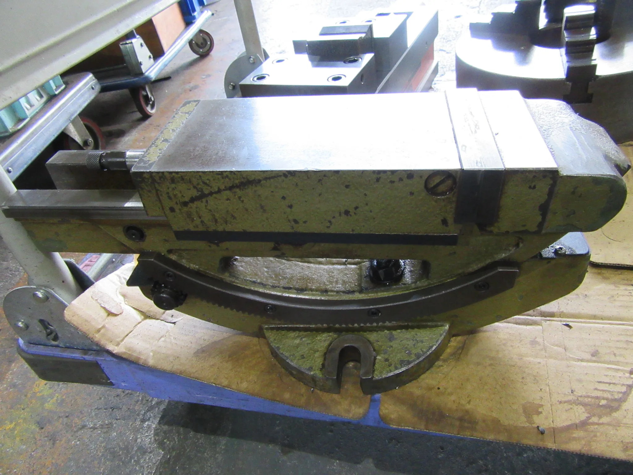 油圧傾斜バイス / Hydraulic Tilting Vise T2300176