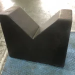 Vブロック 235ｘ100ｘH200mm / 235ｘ100ｘH200mm T2400106
