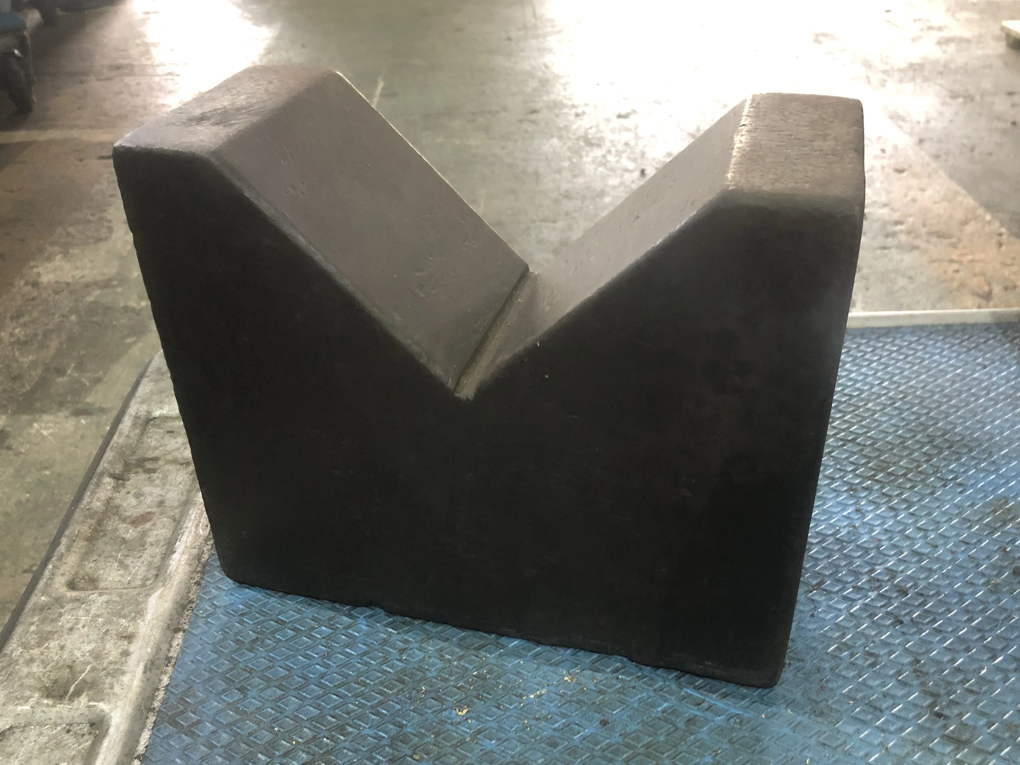 Vブロック 235ｘ100ｘH200mm / 235ｘ100ｘH200mm T2400106