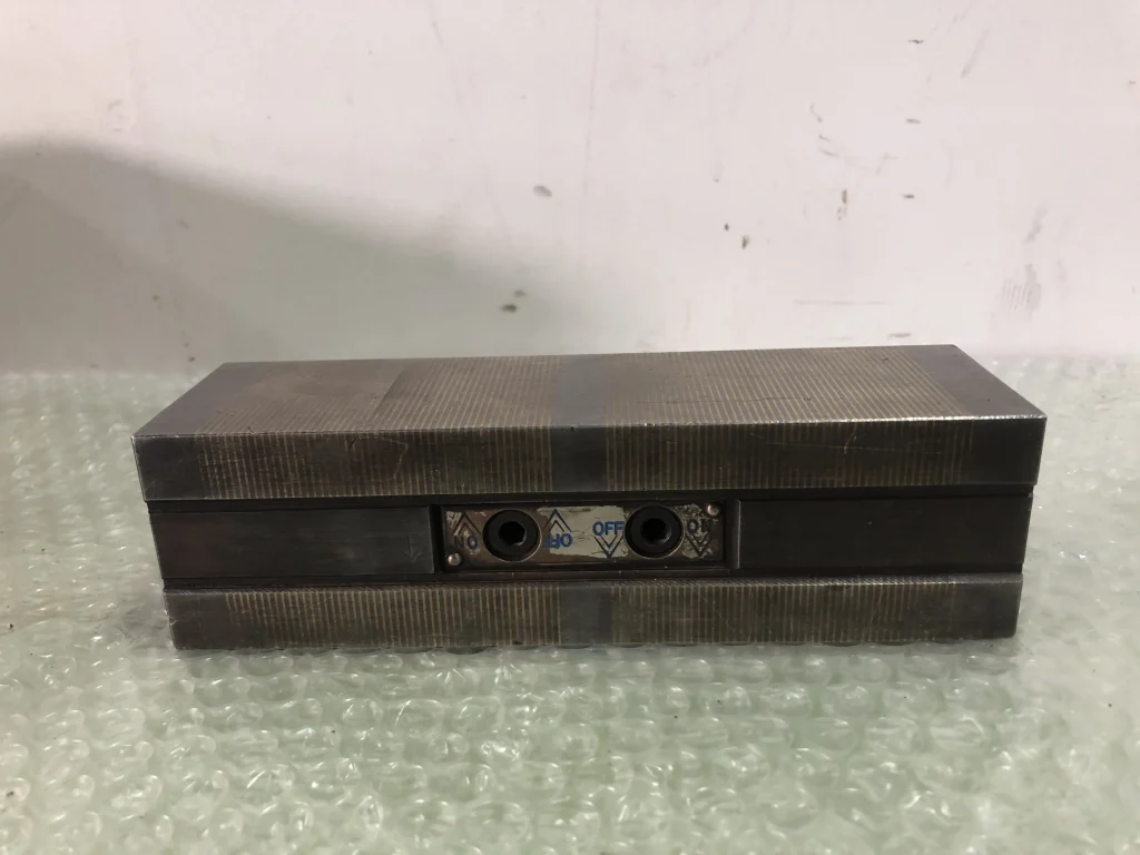 カネテック 両面吸着永磁ブロック KPB-2F18 【寸法:52×180×H50】 / KANETEC KPB-2F18 【寸法:52×180×H50】 T2400127