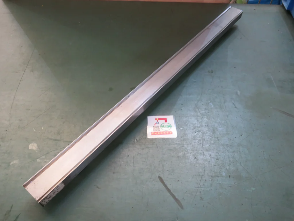 不明 ベンダー金型(2Vダイ) V7/4mm / Unknown Press Brake Die (2V Die) V7/4mm