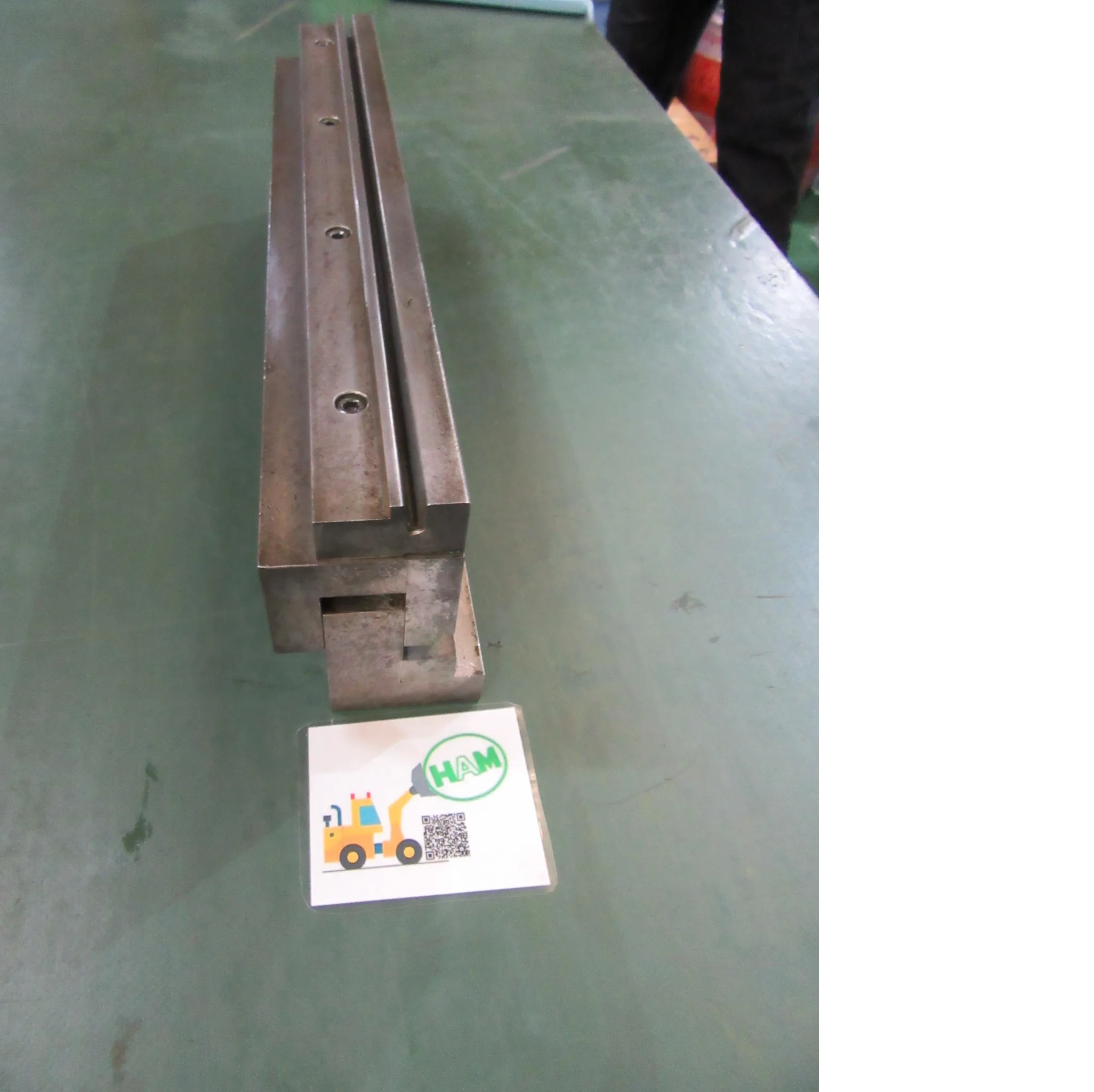 不明 ベンダー金型(ヘミング下型) V8mm 全長415ｍｍ / Unknown Bender Die (Hemming Die) V8mm 全長415ｍｍ
