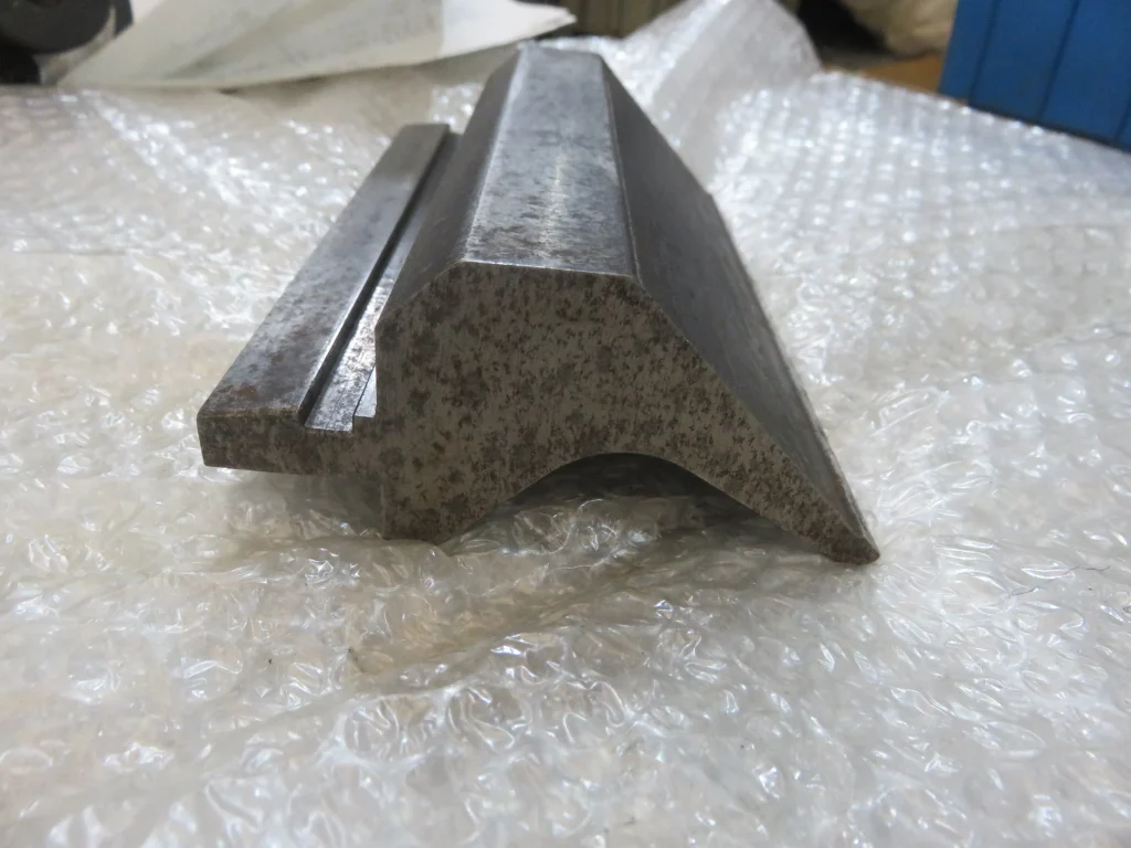 ベンダー金型 / Press Brake Punch