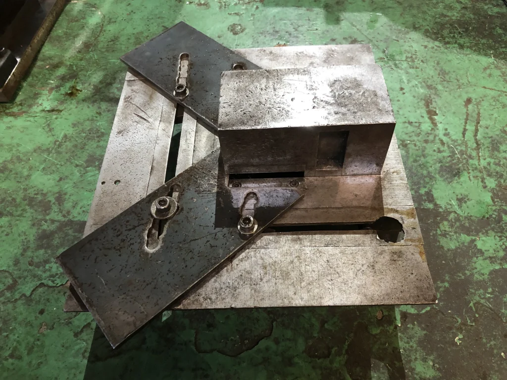 コーナーシャー金型 / Corner Shear Die TA210028