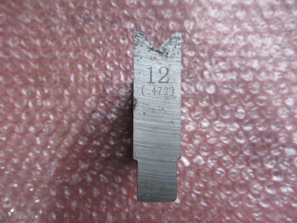 アマダ ベンダー金型（1Vダイ） (V12)(D100) / AMADA Press Brake Die (1V Die) (V12)(D100) TA230003