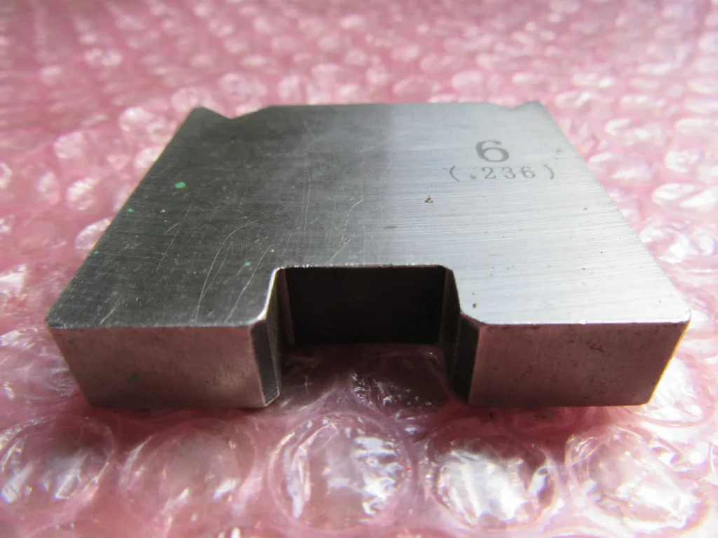 アマダ ベンダー金型（2Vダイ） W10xD50xH45mm(V1=6)(V2=10) / AMADA Press Brake Die (2V Die) W10xD50xH45mm(V1=6)(V2=10) TA230008