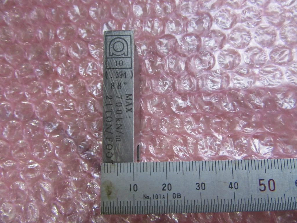 アマダ ベンダー金型（2Vダイ） W10xD37xH45mm(V1=6)(V2=10) / AMADA Press Brake Die (2V Die) W10xD37xH45mm(V1=6)(V2=10) TA230011
