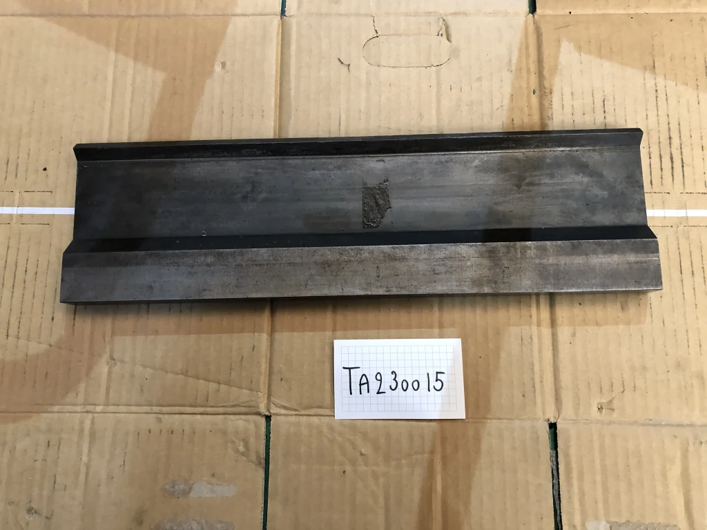 ベンダー金型 幅120ｍｍ / Press Brake Punch 幅120ｍｍ TA230015
