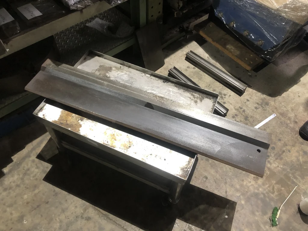 ベンダー金型（パンチ） Tタイプ直剣パンチ L835ｍｍ / Press Brake Punch Tタイプ直剣パンチ L835ｍｍ TA230034