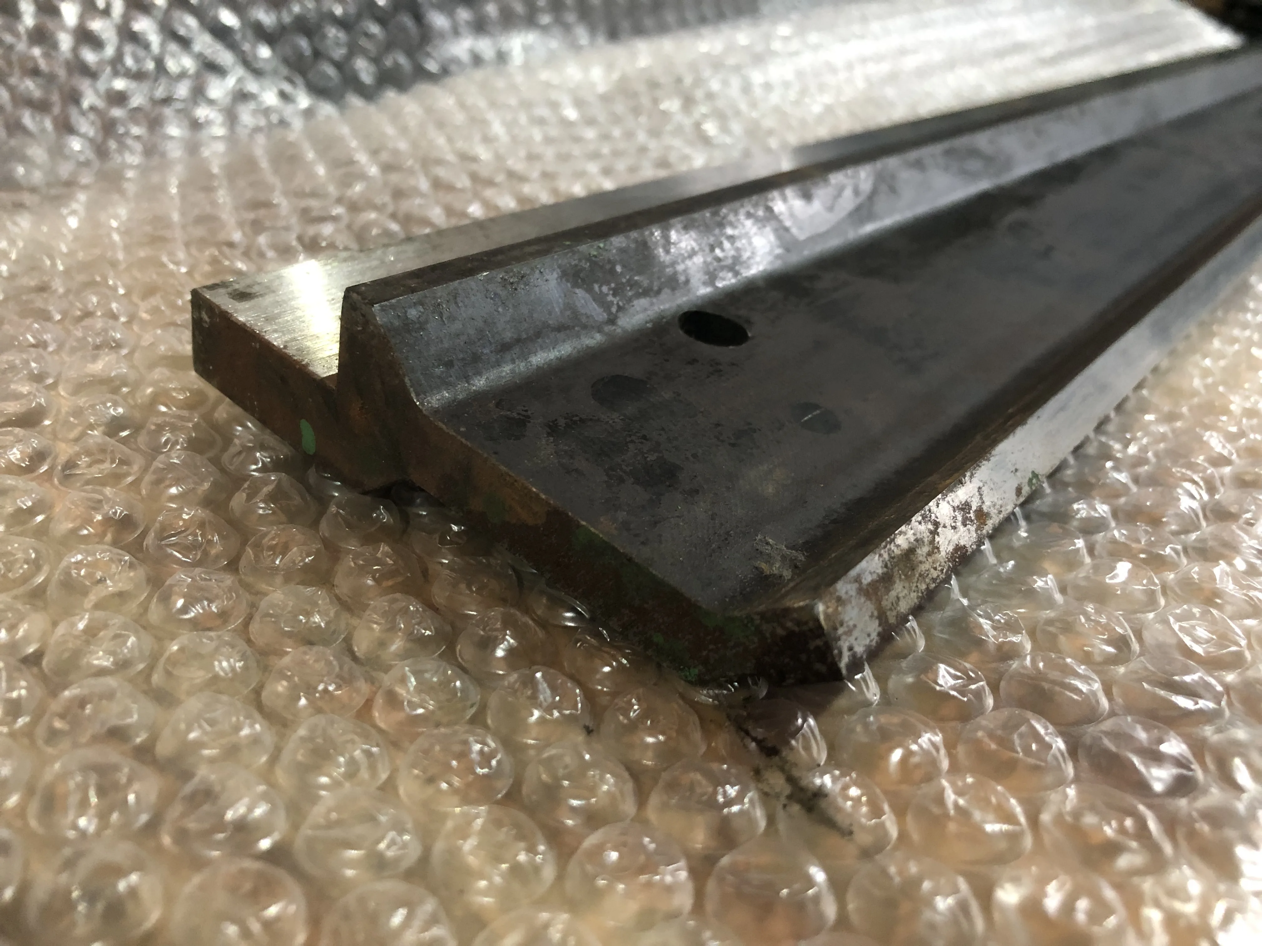 アマダ ベンダー金型 201-0.2(P-9A)長さ835 / AMADA Press Brake Punch 201-0.2(P-9A)長さ835 TA230039