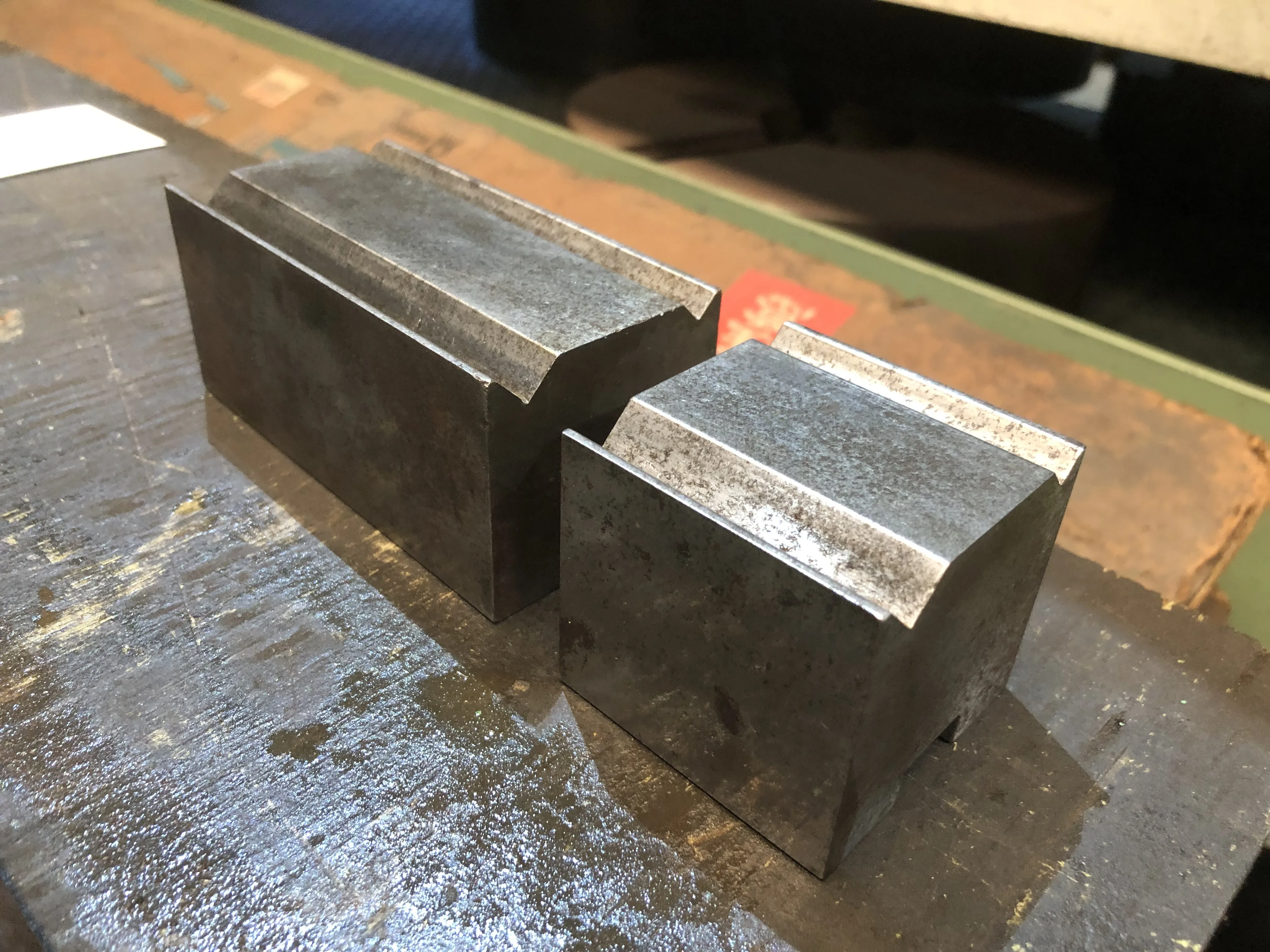 アマダ ベンダー金型（2Vダイ） V12V8 L50mm/V12V8 L100mm / AMADA Press Brake Die (2V Die) V12V8 L50mm/V12V8 L100mm TA230040