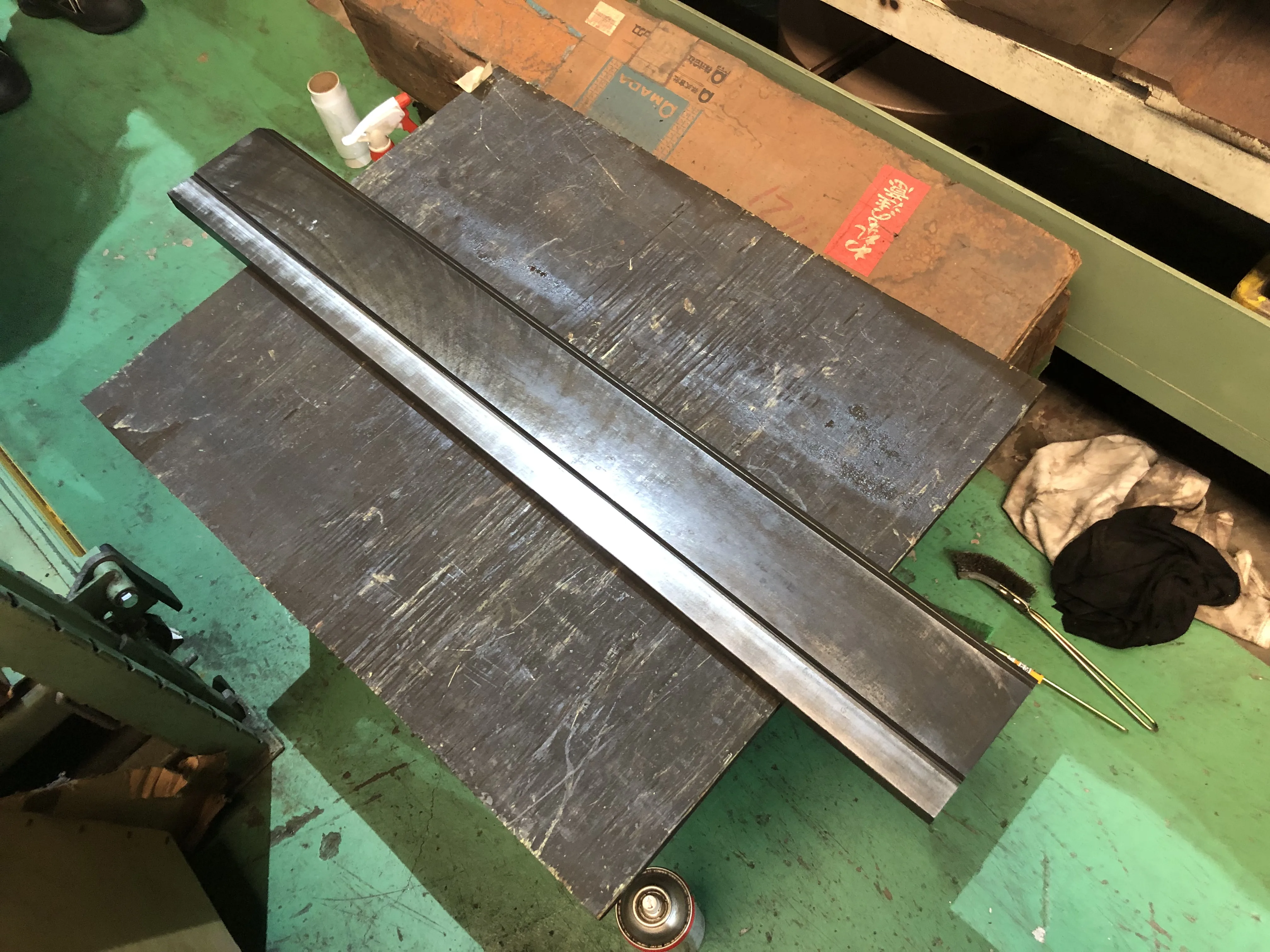 ベンダー金型（パンチ） L835mm / Press Brake Punch L835mm TA230042