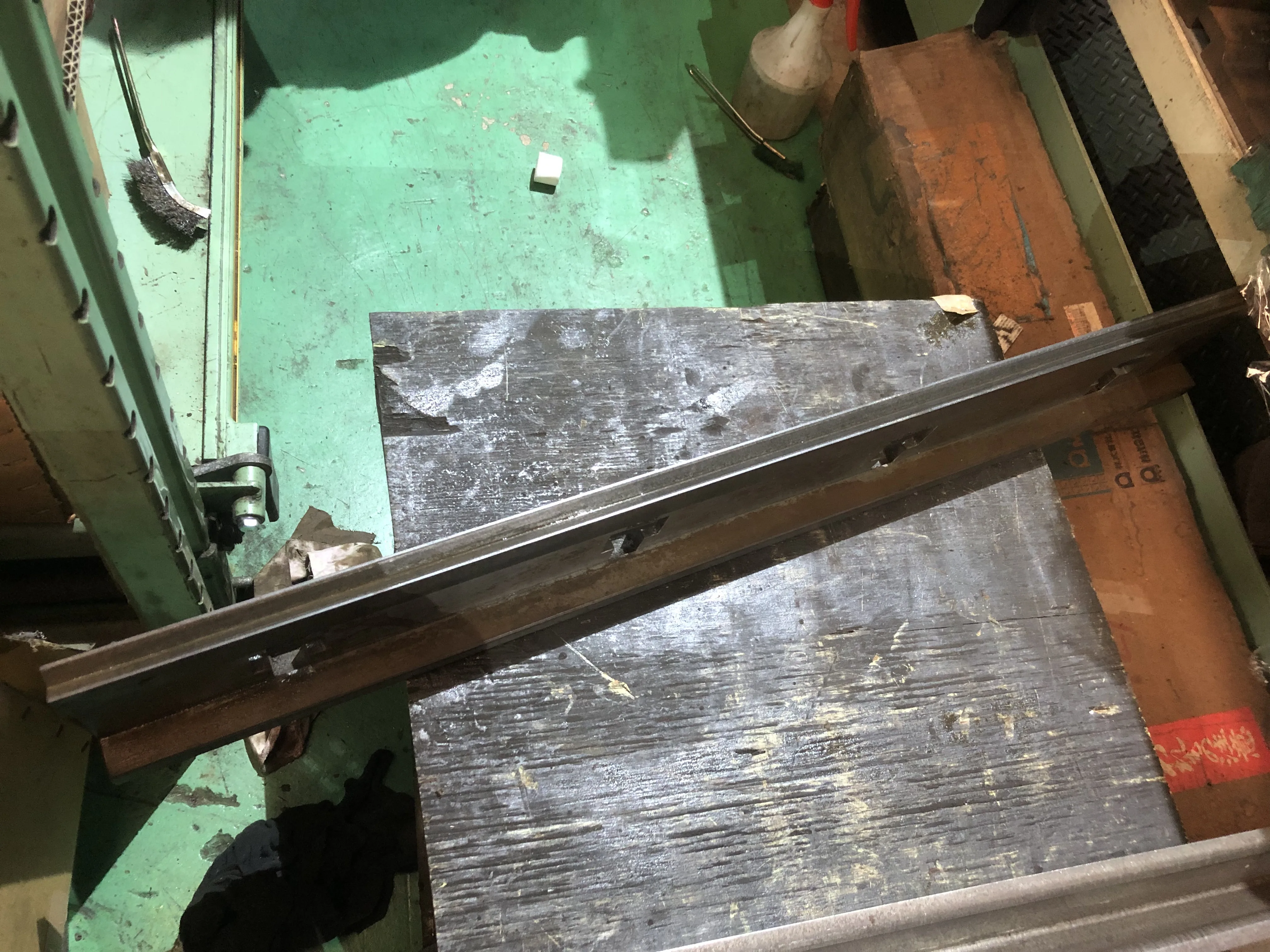ベンダー金型（1Vダイ） 1Vダイ/ダイホルダー L835 / Press Brake Die (1V Die) 1Vダイ/ダイホルダー L835 TA230049